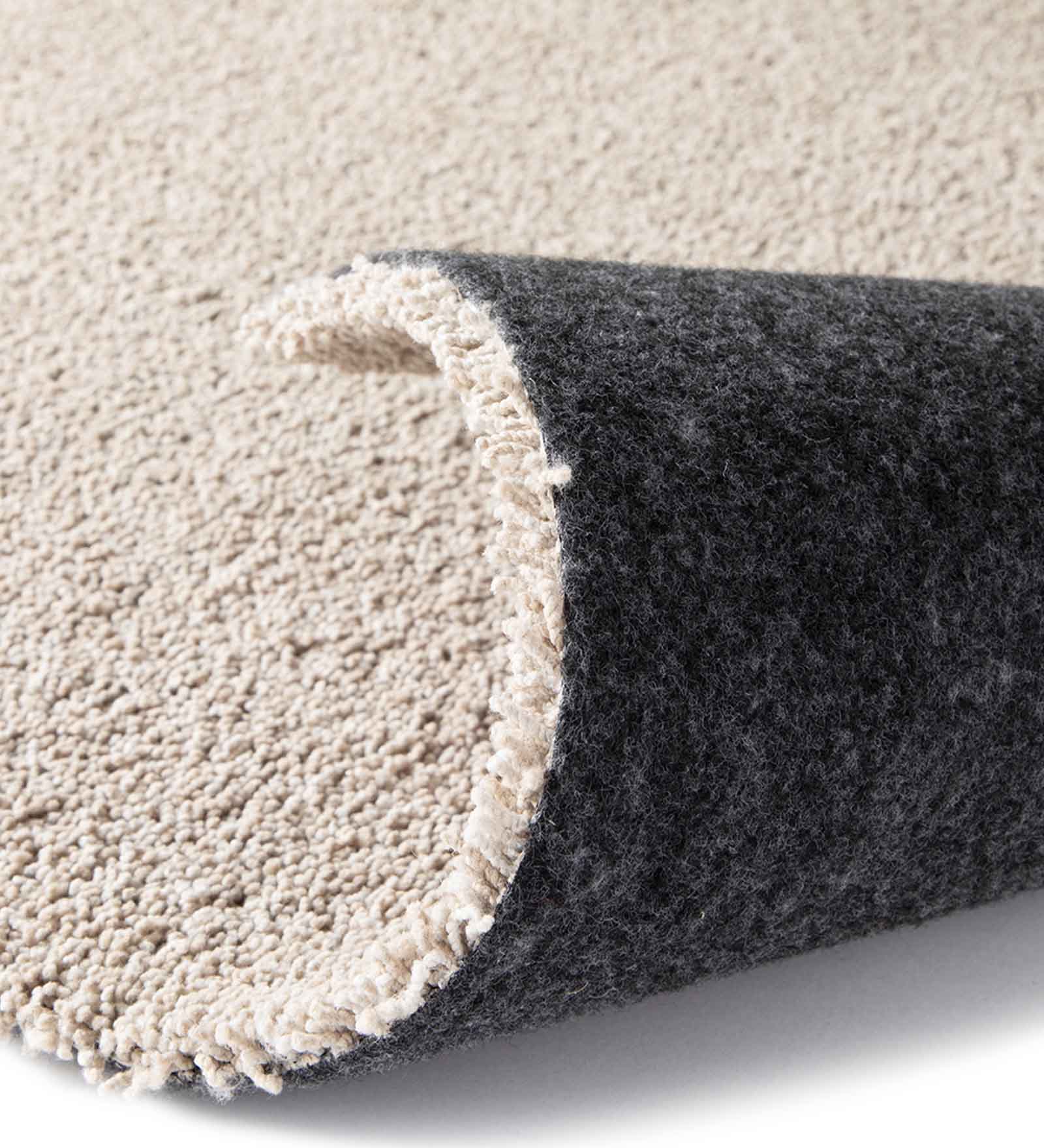 Kiss Solid Carpet Cream