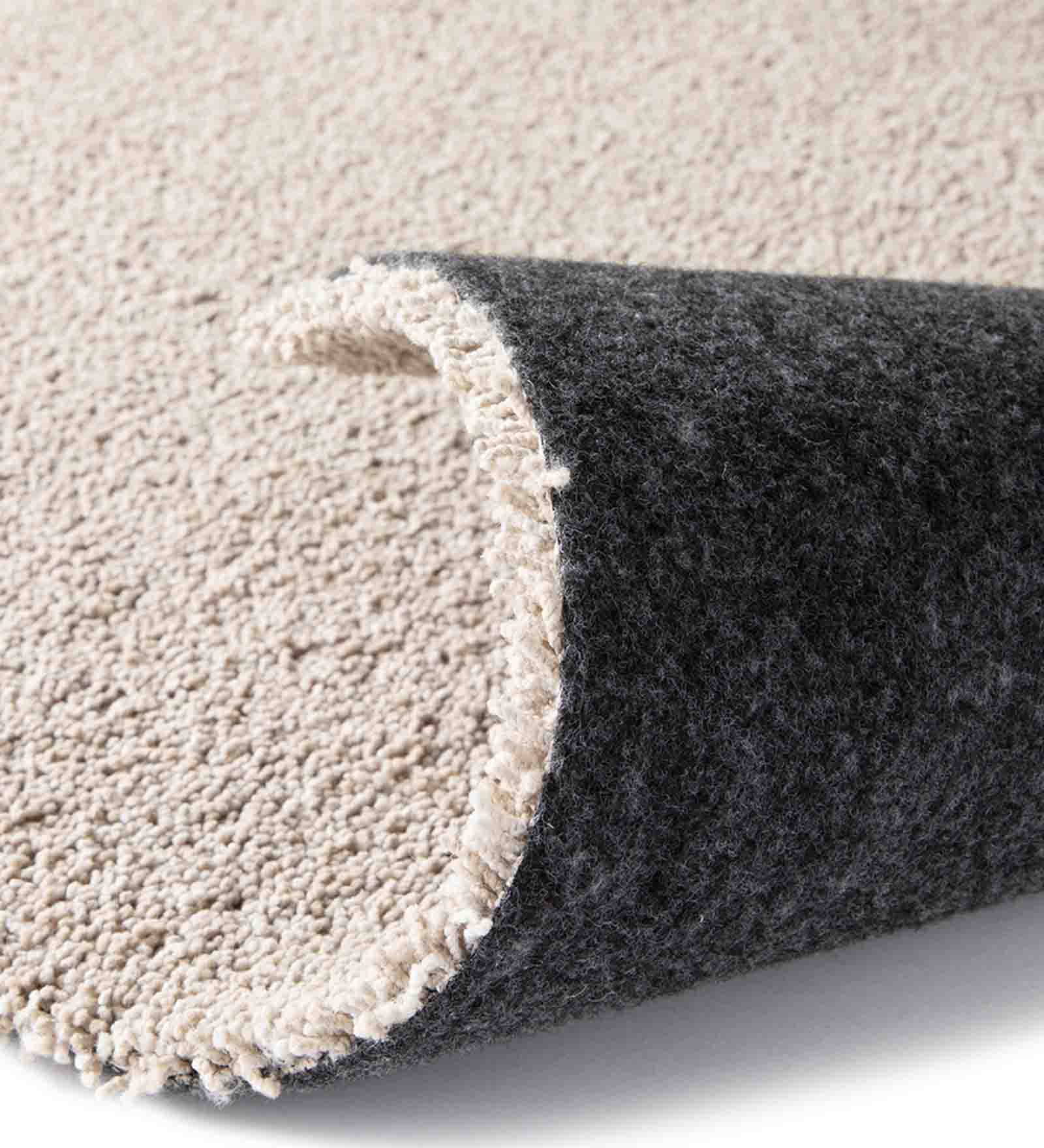 Kiss Solid Carpet Cream