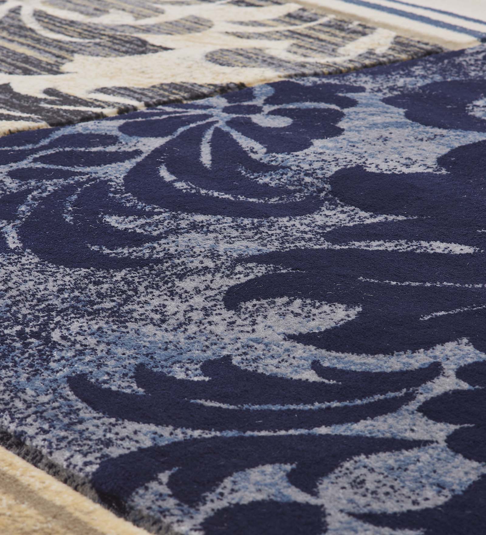 Bella Classical Carpet Blue