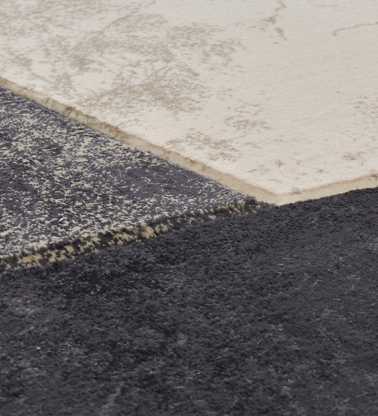 Bella Geometric Carpet D.Grey