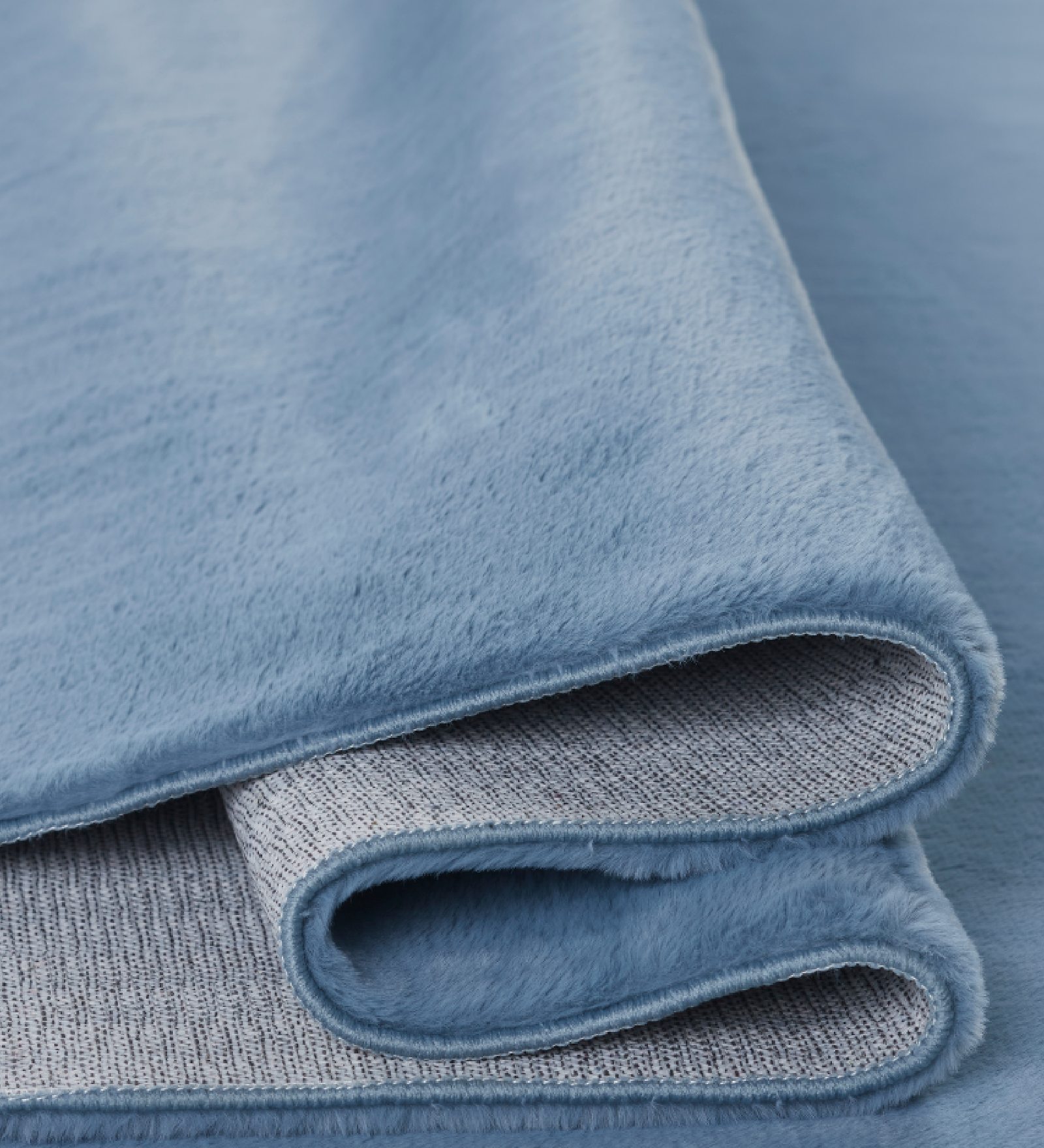 Oslo Jr Rabit Fur Carpet Blue