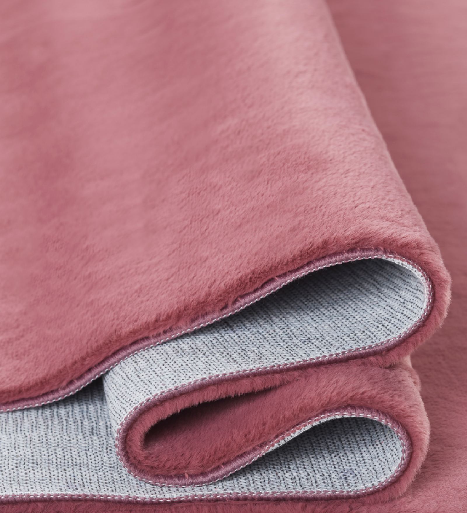 Oslo Jr Rabit Fur Carpet Strawberry