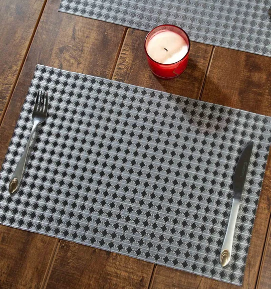 Maze Set Of 6 Vinyl Table Mat White Black