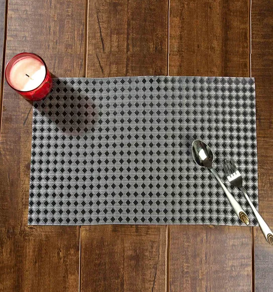 Maze Set Of 6 Vinyl Table Mat Black Taupe