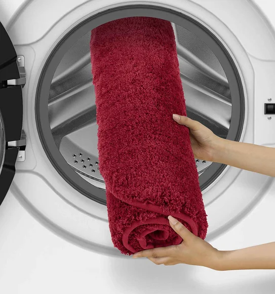 Munich Anti skid Polyester Bath Mat Mehroon