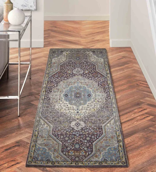 Castle Medallion Neo Classical Runner L.Purple