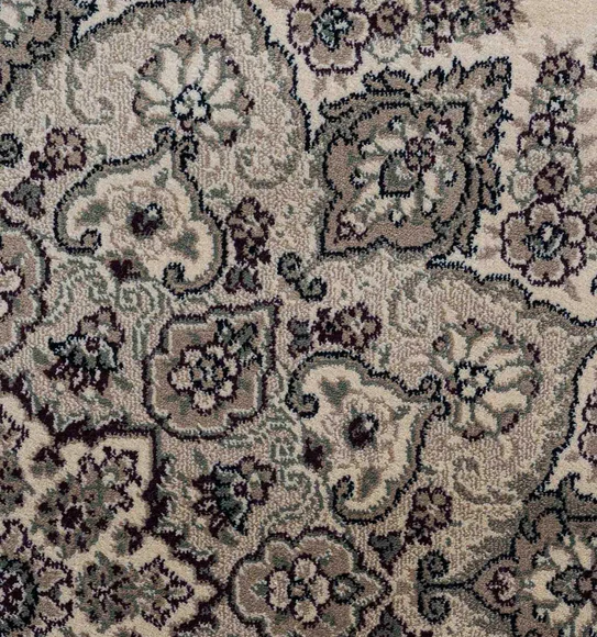Belluchi Classical Runner Maroon and Cream