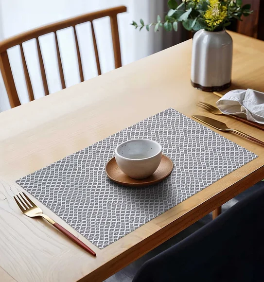 Avono Heat Resistant and Washable Table Mat White